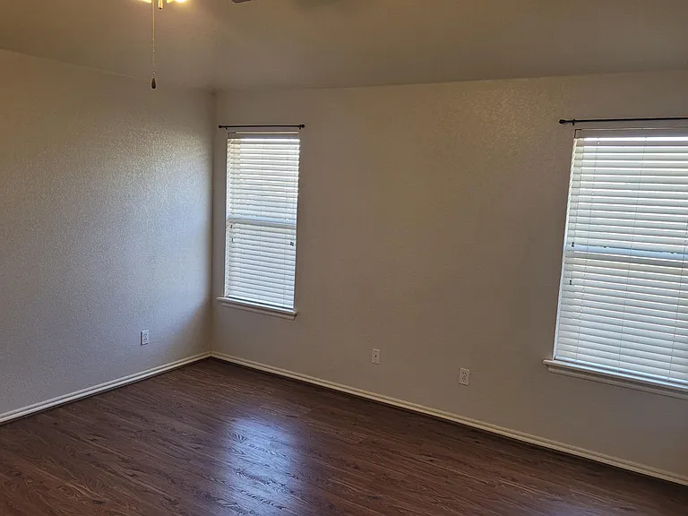 705 Shadowhill St — Photo 7