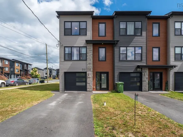 88 Tyler St, East Hants, NS B2S 0B4