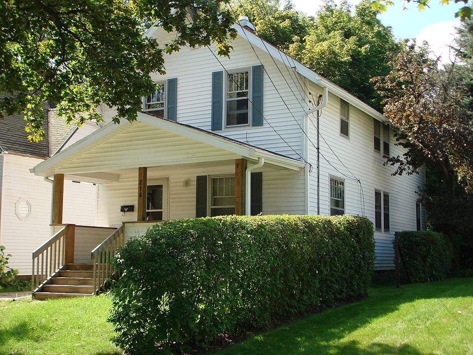 1st image of 216 S Magnolia