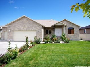 9173 S New Heritage Dr, West Jordan, UT 84088