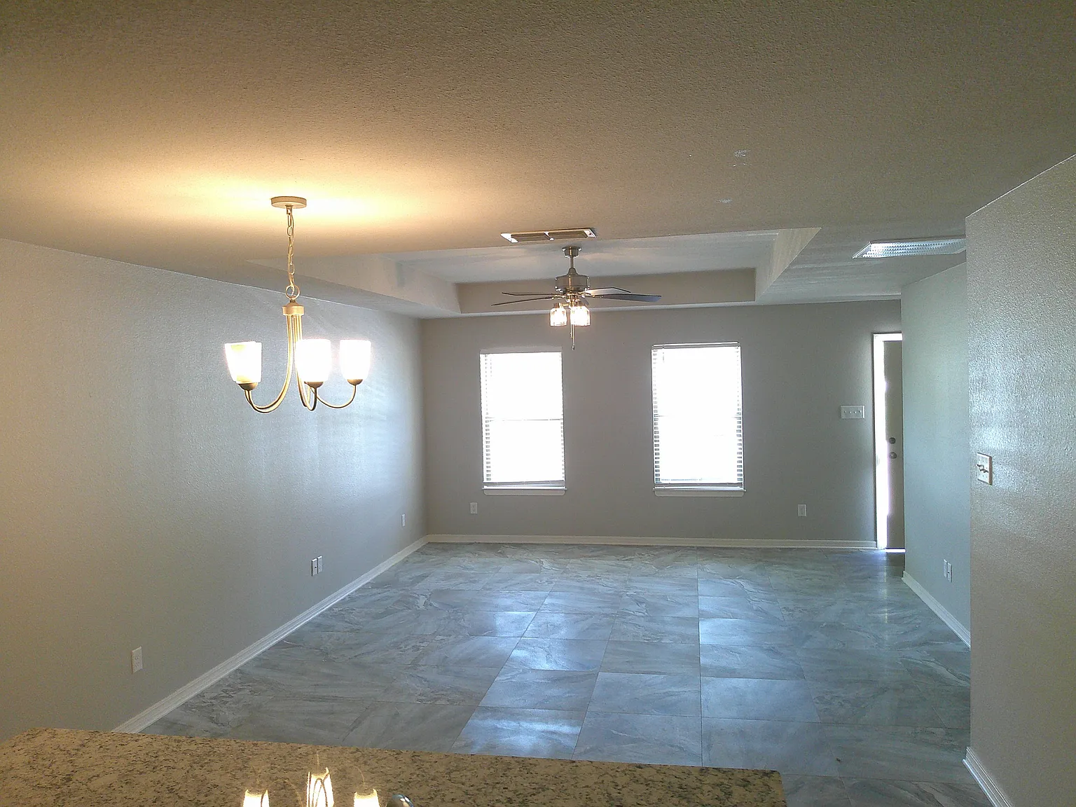 3 bed, 2.0 bath, 1275 sqft, $1,595 — Photo 3