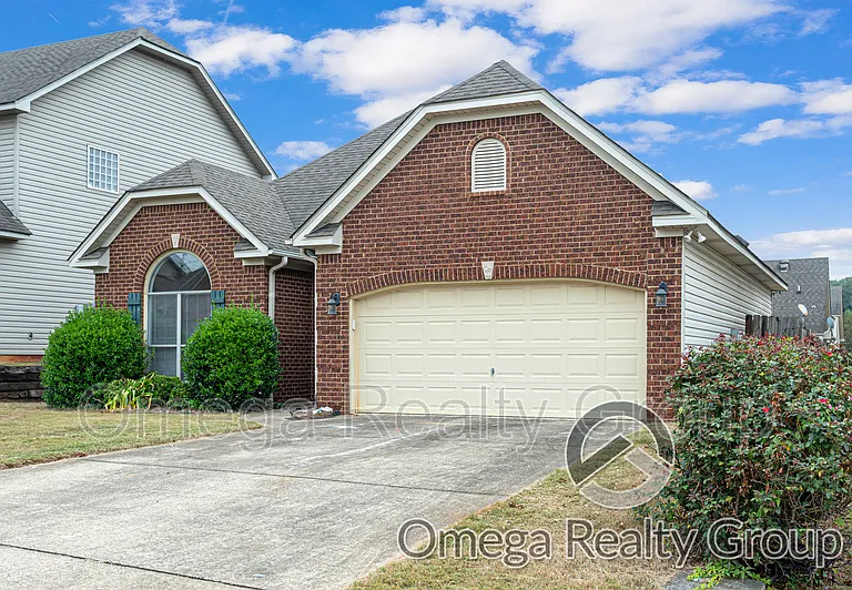 2161 Parsons Dr — Photo 2