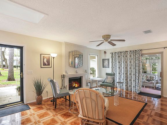 2nd image of 303 Villa Del Mar Dr Unit I-1