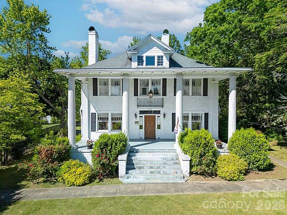 2nd image of 208 Probart St