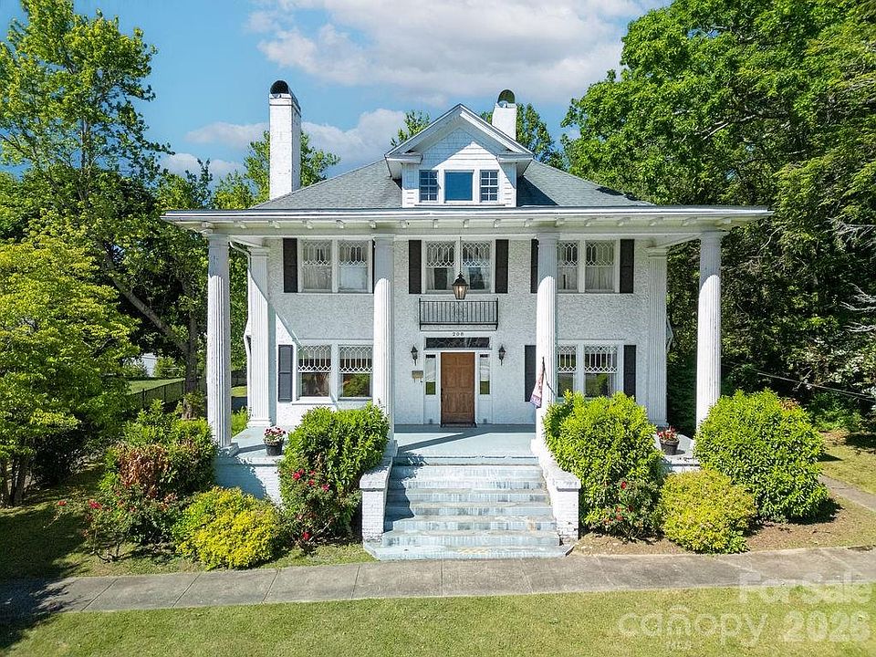 1st image of 208 Probart St