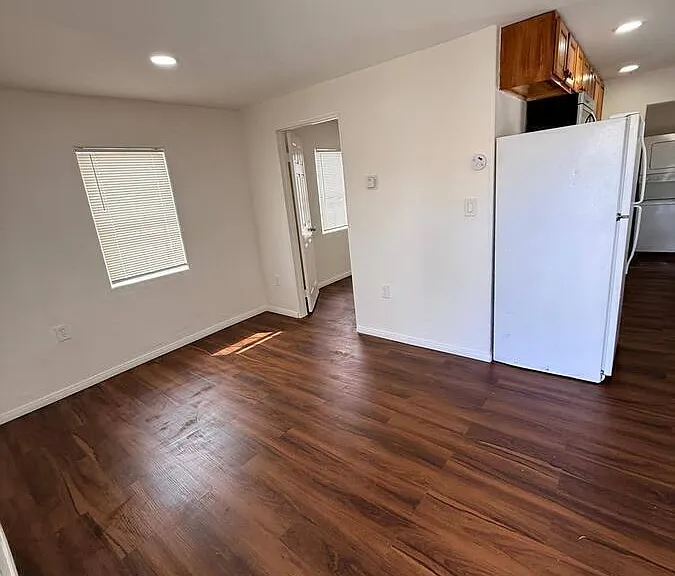 503 E Park St — Photo 2