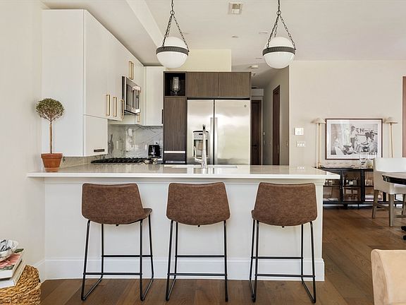 4th image of 270 Paris St #3