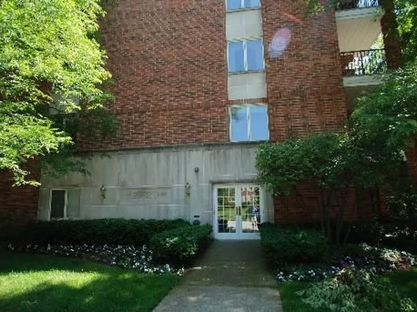 2718 Central St, Evanston, IL 60201