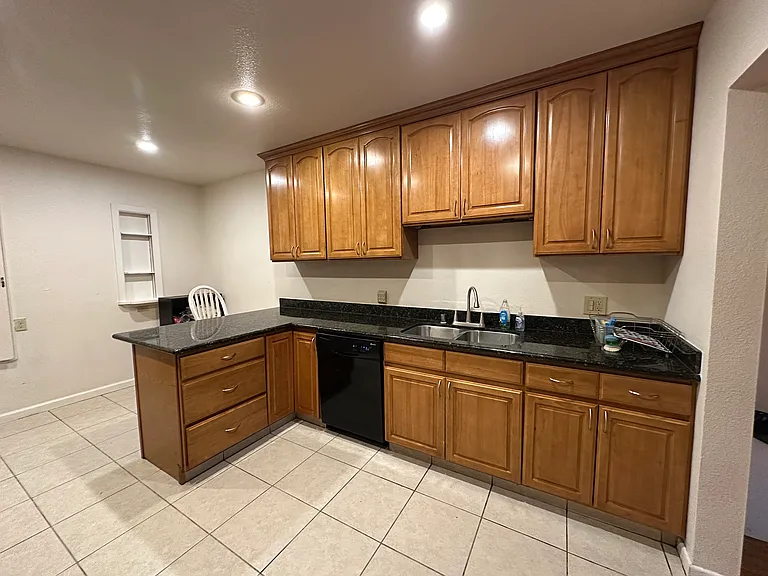 627 W Euclid Ave — Photo 5