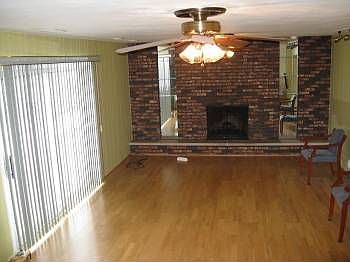 2nd image of 904 Dorset Dr