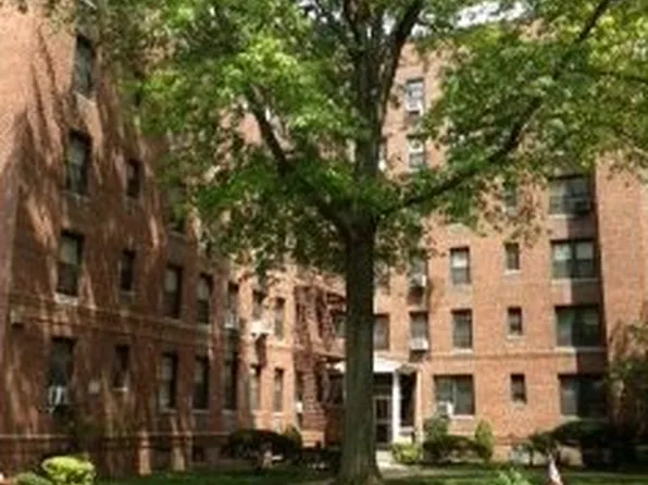 2425 Haring Street image 1 of 12