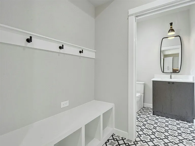 313 Blackson Ave #A — Photo 7