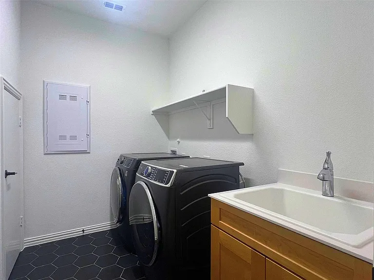 9438 Boulder Point Rd — Photo 16