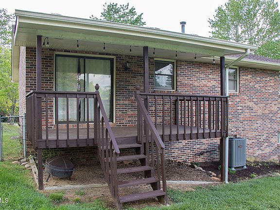5th image of 22234 Pinebrook Dr