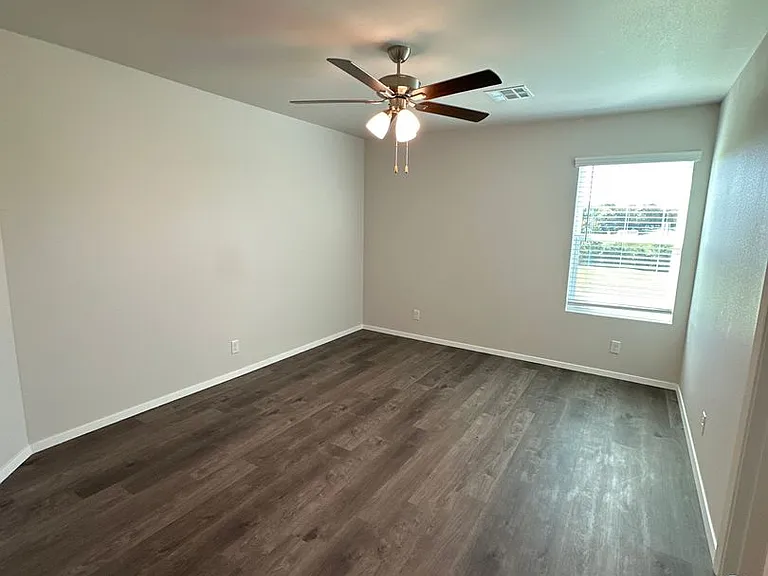 1011 W Fargo Rd — Photo 12