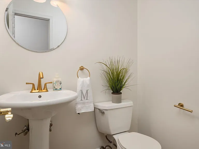 Powder room