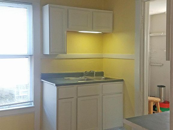 4th image of 707 Fuller Ave SE
