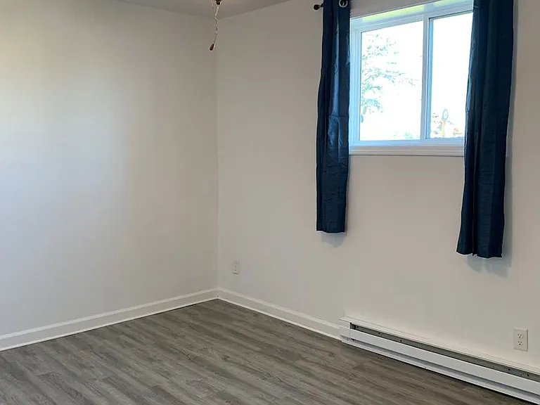 Crown Point Apartments — Photo 16