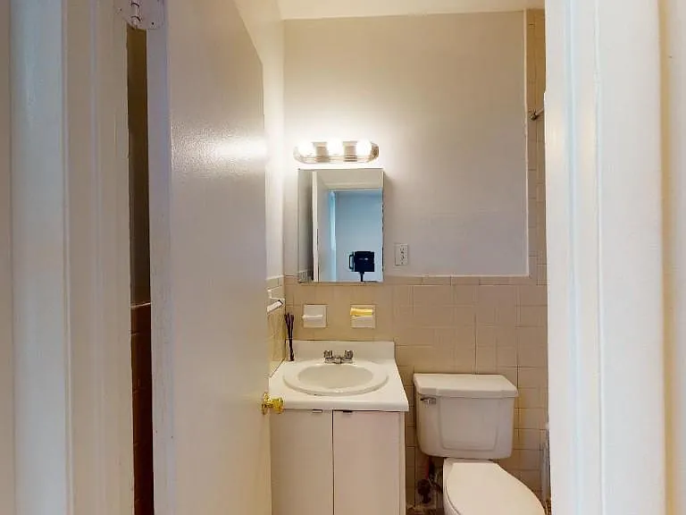 170 W 25th St #2B — Photo 10