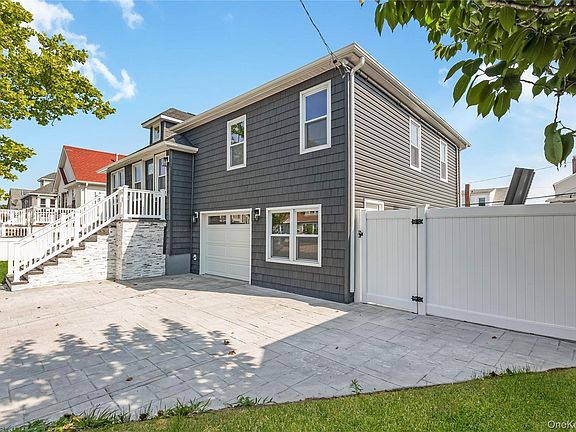 3rd image of 1043 Delaware Avenue