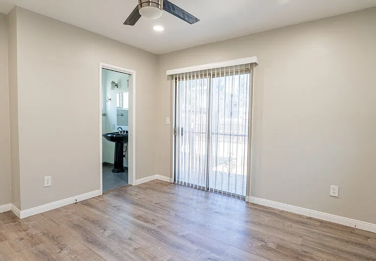 6765 Lemon Ave — Photo 20