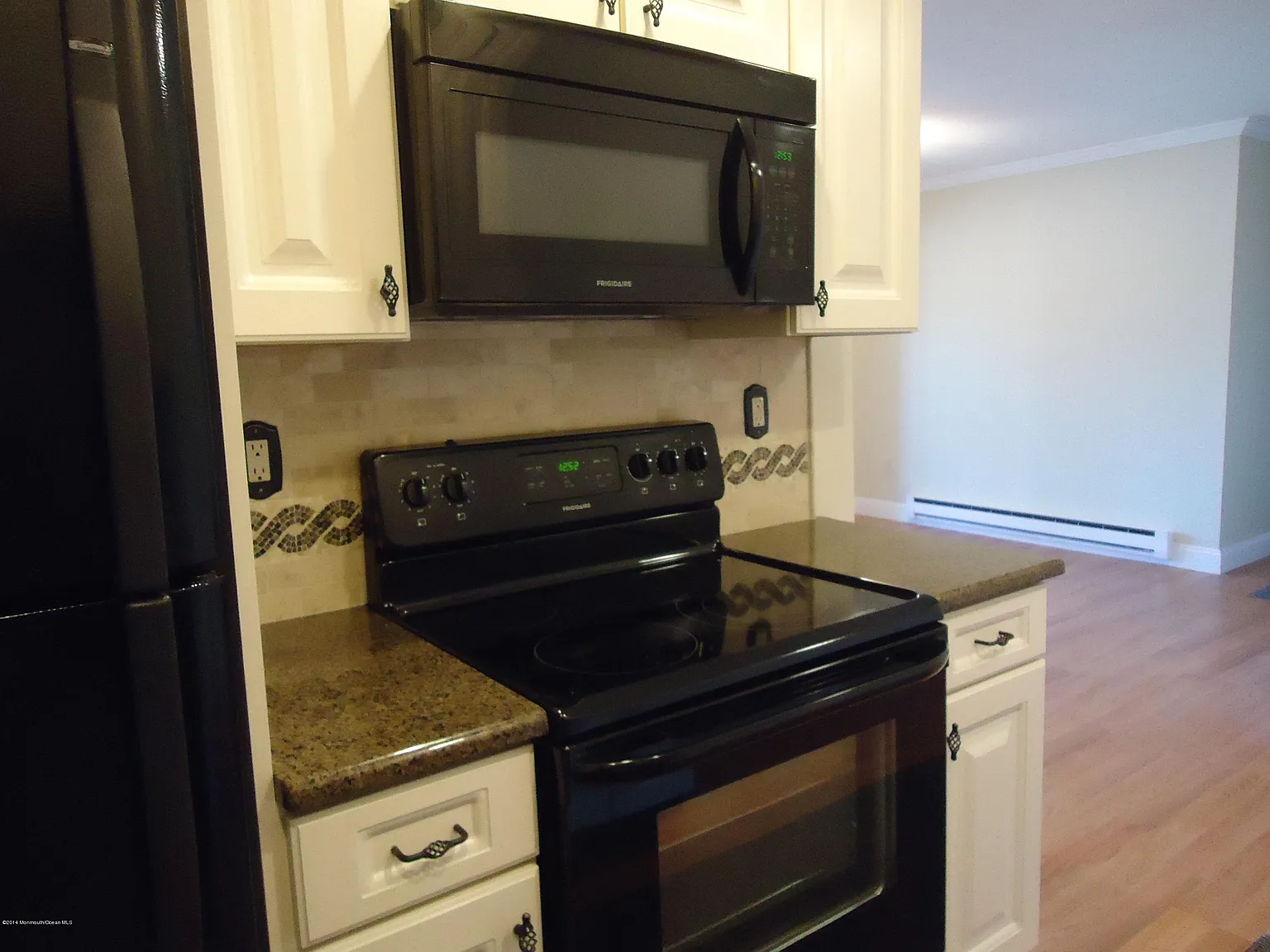 2 bed, 1130 sqft, $2,200 — Photo 4