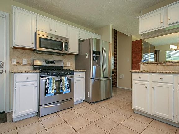 4th image of 3522 Pecan Point Dr