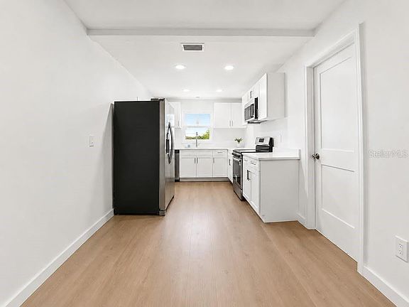 4th image of 1834 NEW HAMPSHIRE AVENUE NE