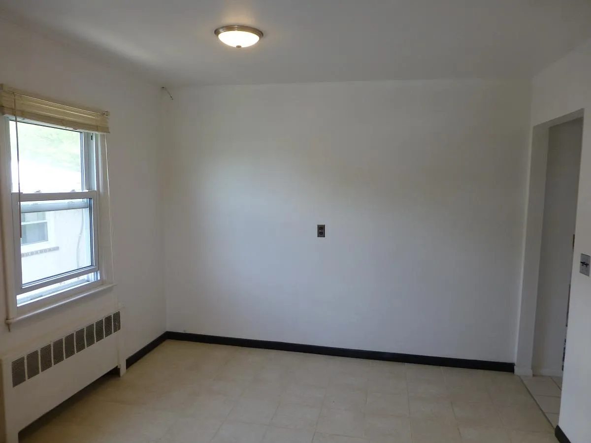 3 bed, 1200 sqft, $3,200 — Photo 3