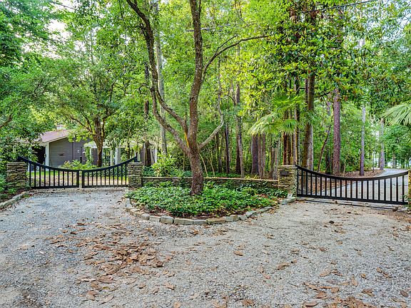 5th image of 407 Sylvan Ln