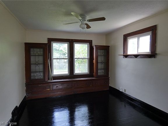 3rd image of 3783 W 137th St