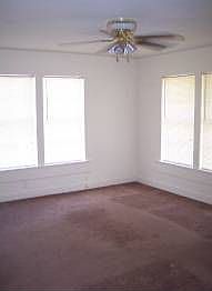 5th image of 524 Tyler St
