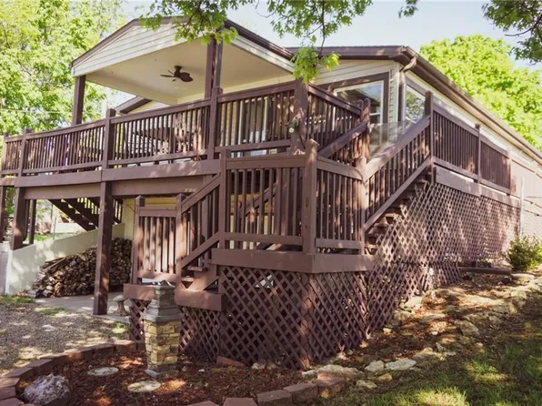 33 Lakeview Ln, Linn Valley, KS 66040