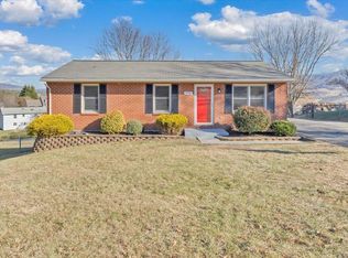 359 Hillview Dr, Roanoke, VA 24019