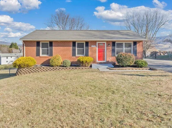 359 Hillview Dr, Roanoke, VA 24019