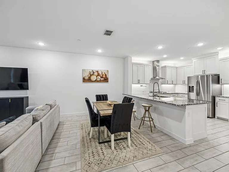 1425 Alberti Ave — Photo 6