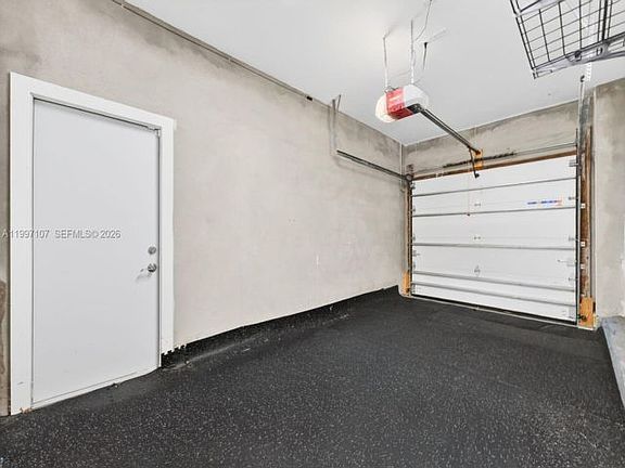 4th image of 1126 NE 16th Ct