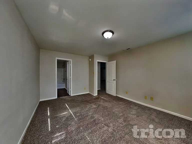 2336 Blackthorn Dr — Photo 6