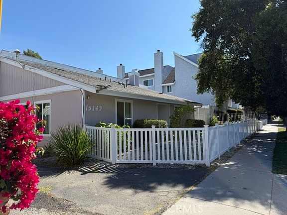 2nd image of 15149 Victory Blvd