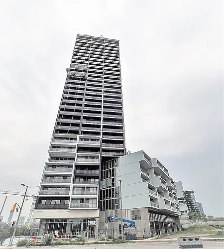 170 Bayview Ave Photo 1