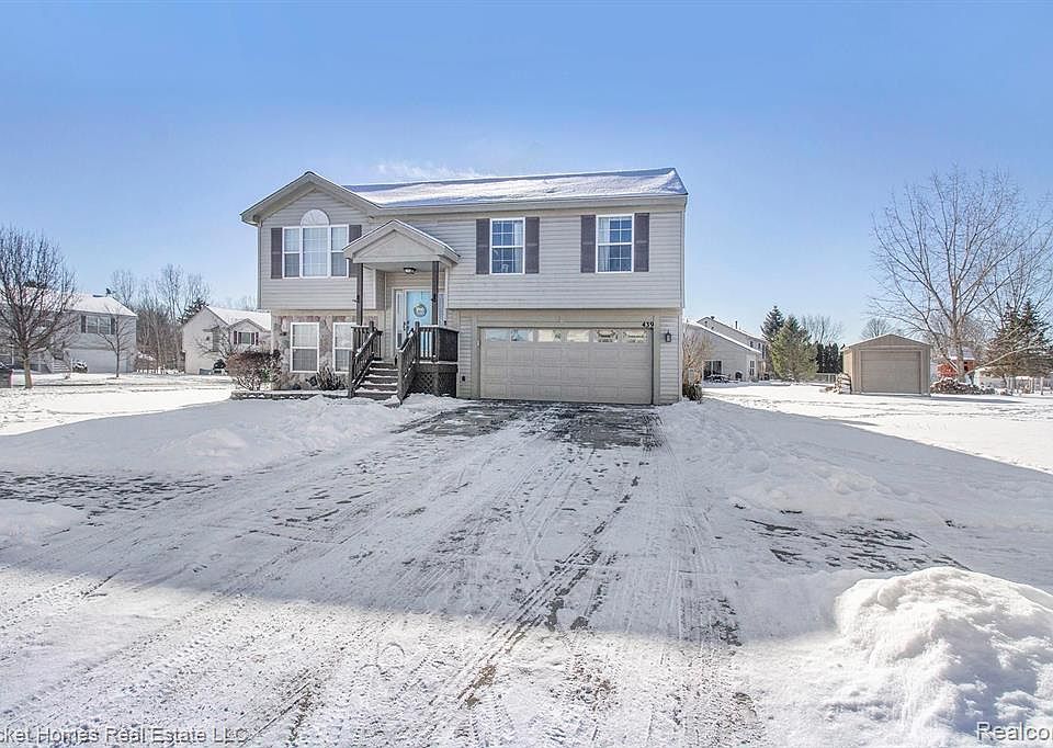 439 Andover Woods Ct, Fenton, MI 48430 Zillow
