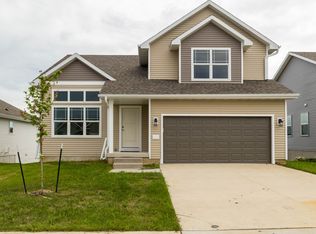 209 S Valley View Dr, Norwalk, IA 50211
