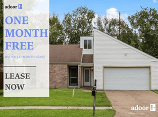 10842 Village Trail Dr, Houston, TX 77065