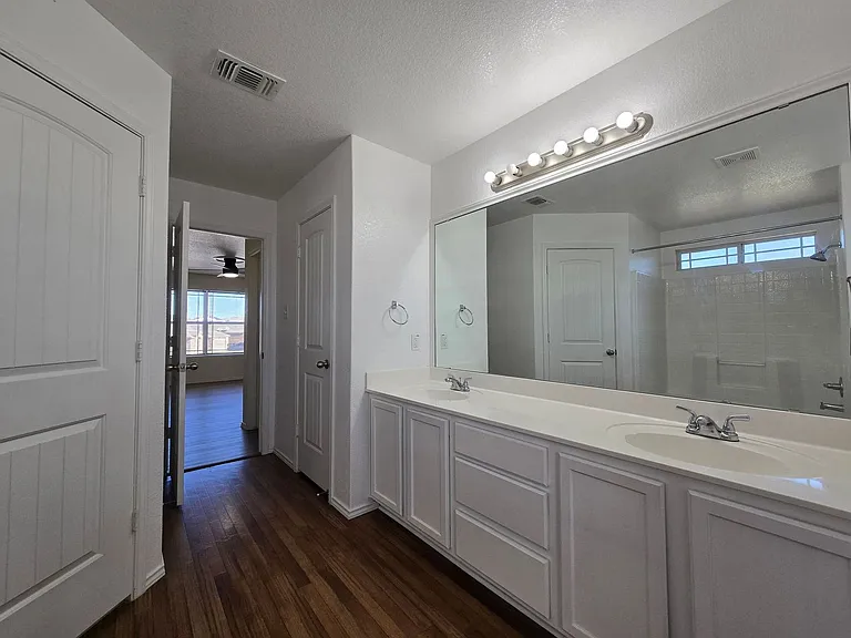 5108 Screaming Eagle Cir — Photo 16
