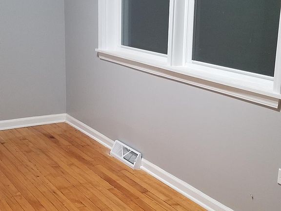 4th image of 6109 S Parkside Ave #1