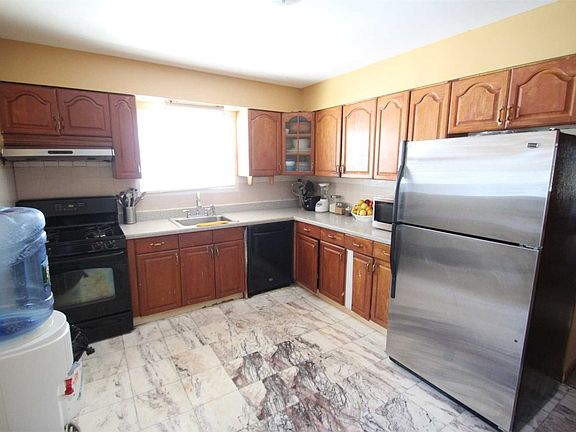 2nd image of 15 Vernon St