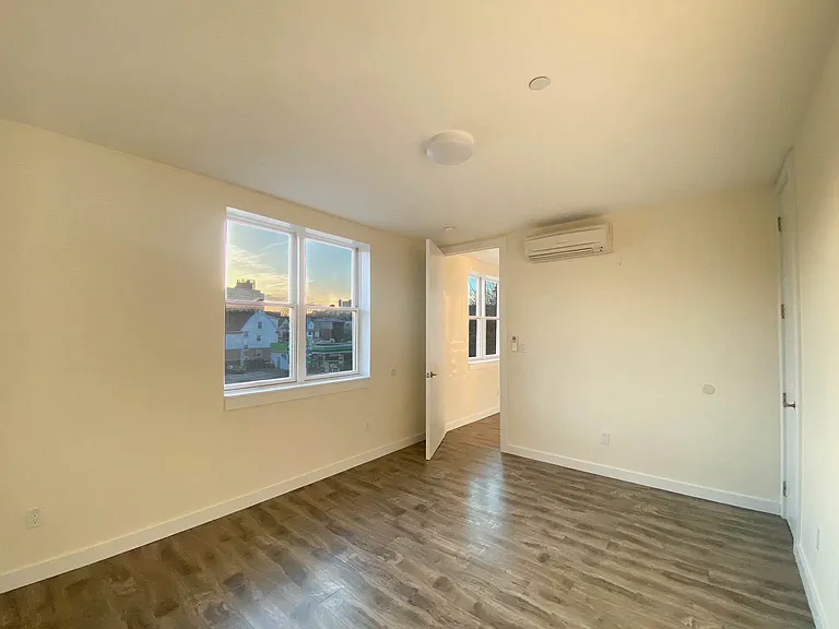 480 Stratford Rd #4A — Photo 1