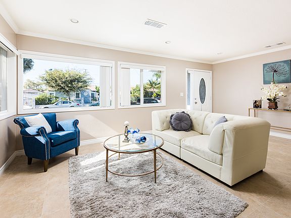 Bright Living room
