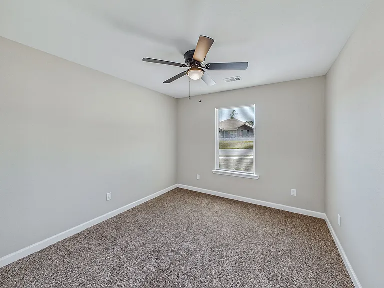 804 Pine Tree Rd — Photo 10