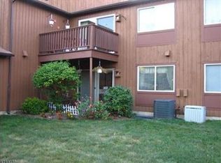 172 Drake Ln, Ledgewood, NJ 07852